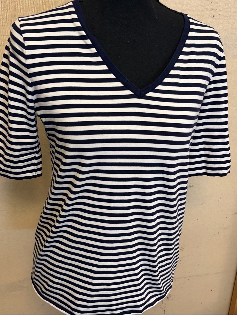 Jones New York Navy and White Striped V-Neck Tee, Women’s Size Small